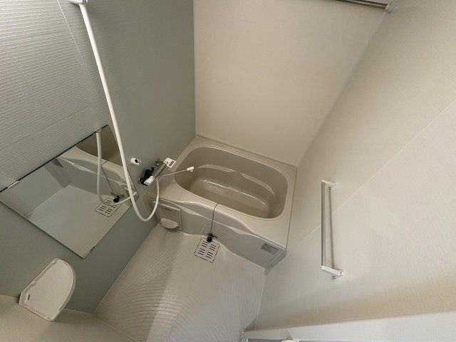 バス・シャワールーム　落ち着いた空間のお風呂です