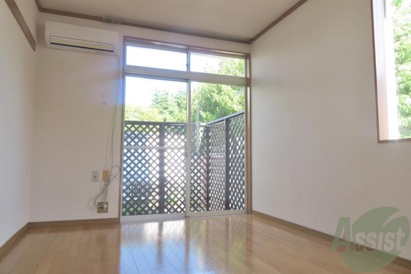 居室・リビング　リビングはこんな感じで陽当たりも良さそうですね。