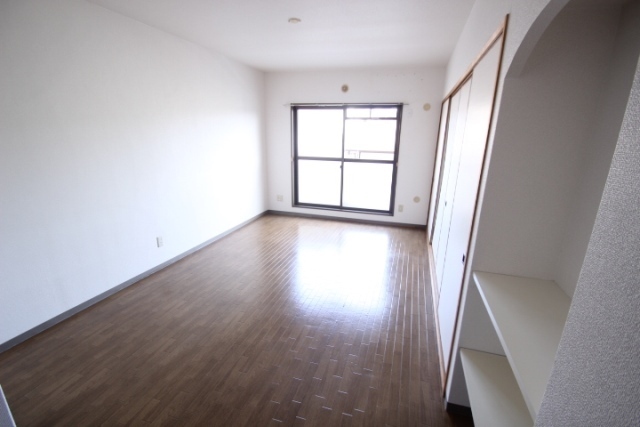 居室・リビング　※同物件別部屋の写真です。