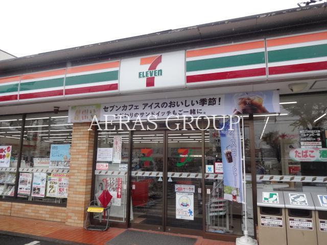コンビニ　セブンイレブン川口戸塚店（コンビニ）まで262m