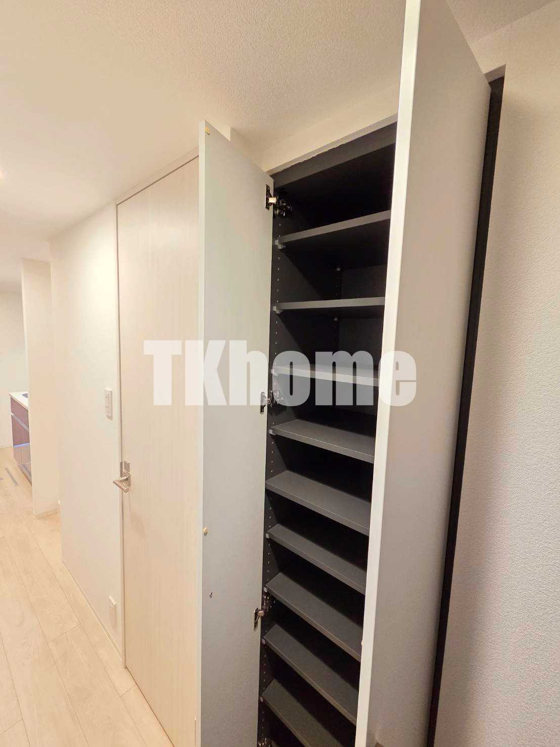 玄関　大型シューズボックス