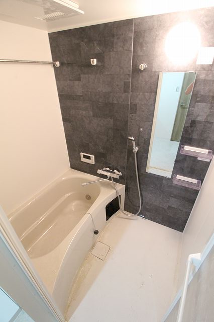 バス・シャワールーム　別の部屋の写真です