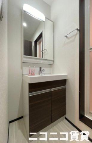 洗面設備　モデルルームの写真のため、現状を優先致します。