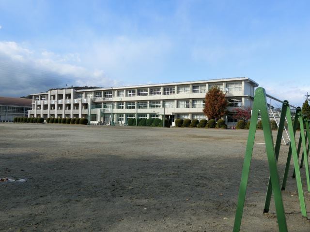 小学校　大垣市立赤坂小学校（小学校）まで536m