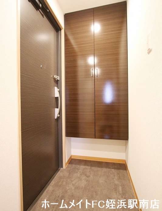 玄関　★天井高下駄箱でスッキリ！★参考写真