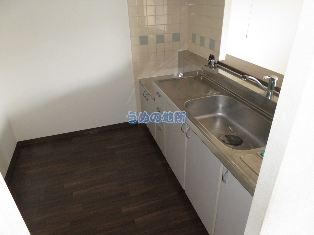 キッチン　IMG_3386ロゴ圧縮済