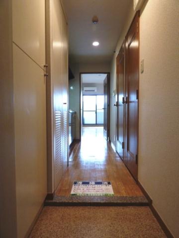 玄関　弊社は都内全域の物件をご紹介可能です！