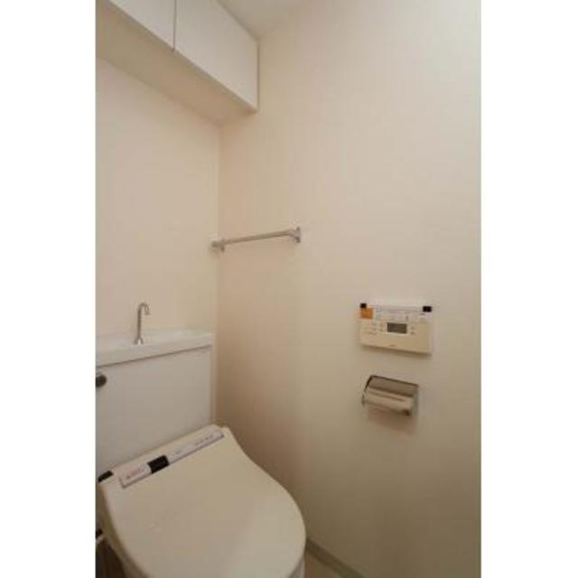 トイレ　※写真は同タイプ住戸です。