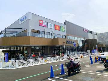 ショッピングセンター　そよら上飯田（ショッピングセンター）まで628m