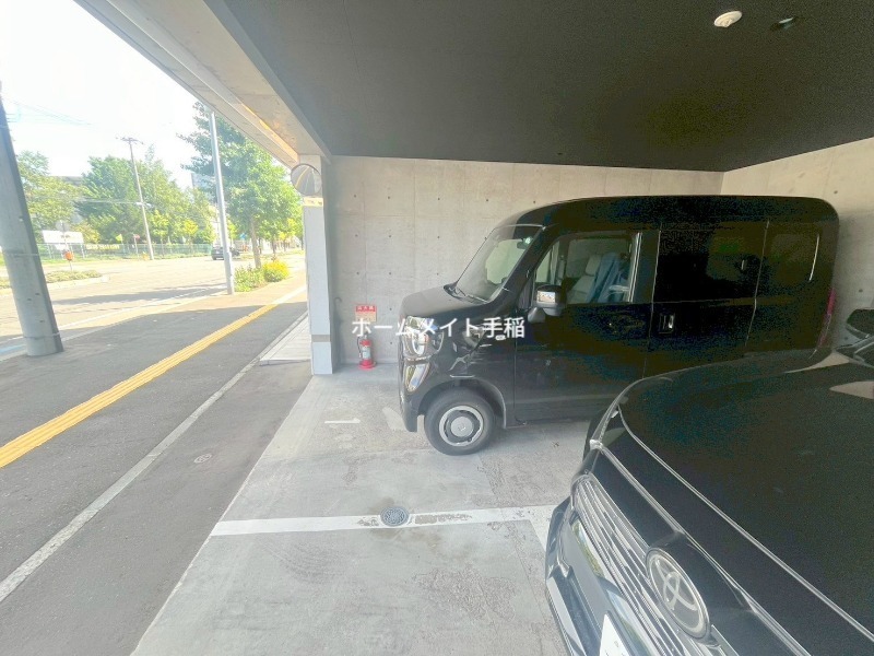 駐車場　駐車スペースでございます！