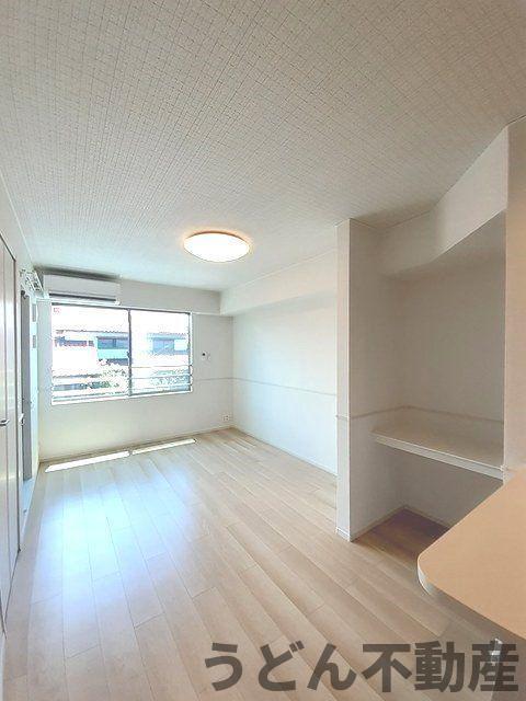 居室・リビング　うどん県のお部屋探しはうどん不動産へ うどんちゃんとLINE