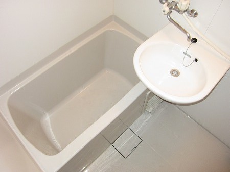 バス・シャワールーム　※別部屋参考写真