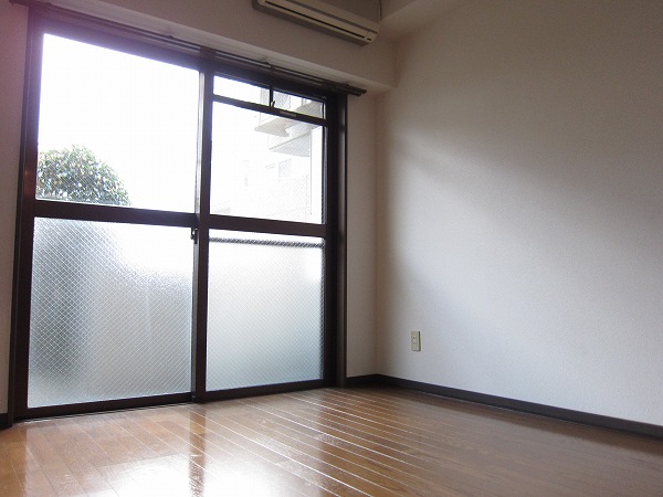 居室・リビング　※別部屋参考写真