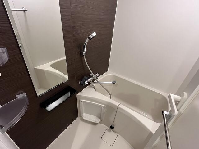 バス・シャワールーム　?