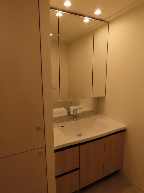 洗面設備　※写真は同タイプ住戸です。