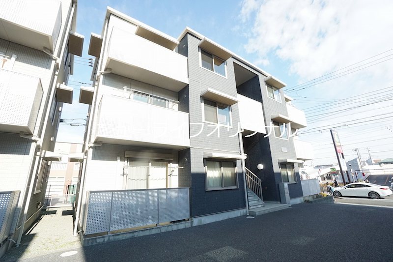 建物外観　積水ハウスのシャーメゾン　駐車場1台付き