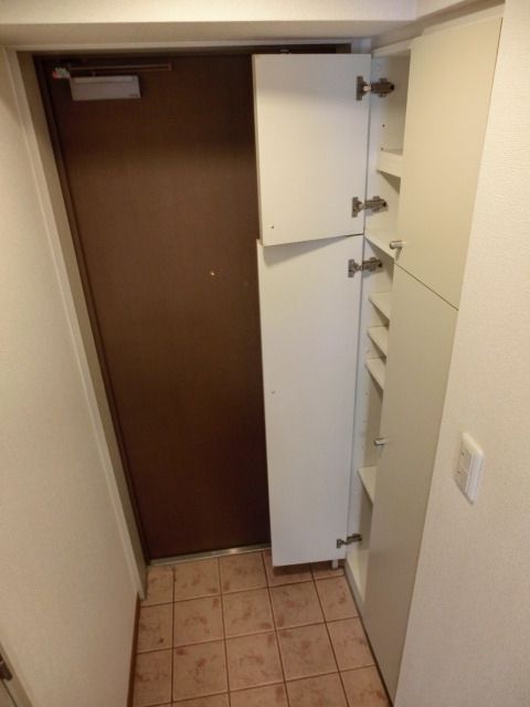 玄関　トール式シューズボックス