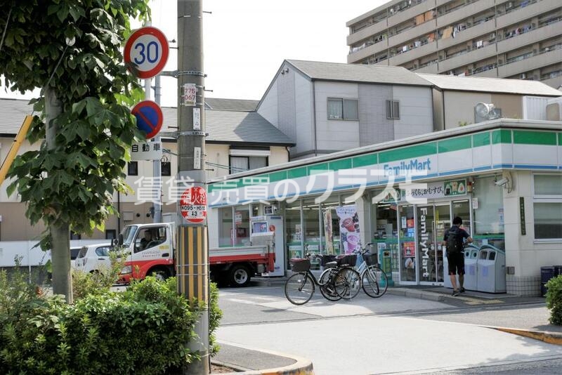 コンビニ　ファミリーマート泉尾七丁目店（コンビニ）まで293m