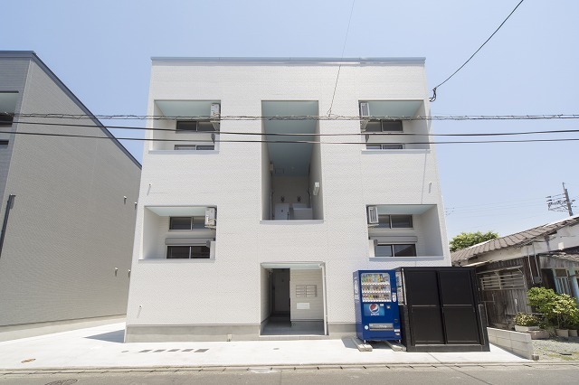 建物外観　落ち着いた雰囲気の外観です