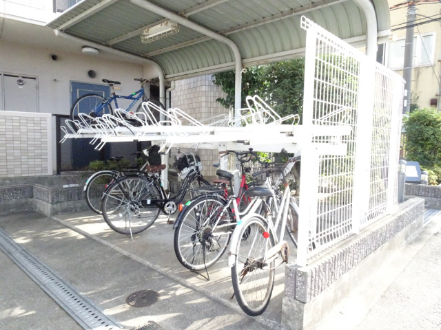 その他共有部分　屋根付き駐輪場