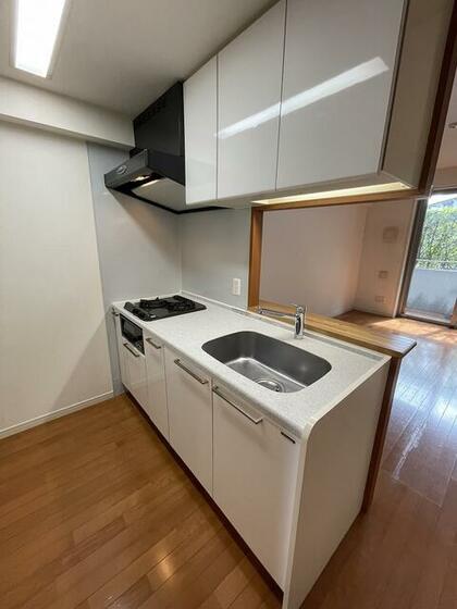 キッチン　※画像は別のお部屋のものです。