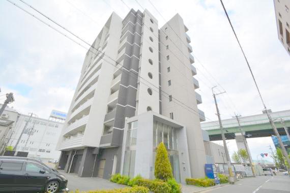 建物外観　存在感のある外観は落ちついた色合いで、堂々としていますね。