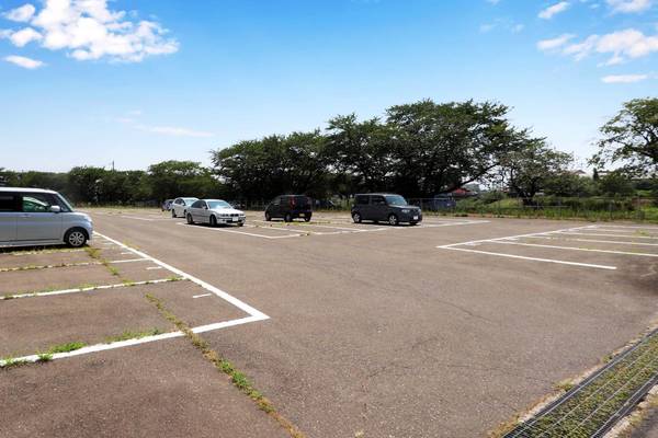 駐車場　車をお持ちの方に嬉しい駐車場付きの物件です