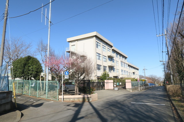 中学校　八王子市立ひよどり山中学校（中学校）まで800m