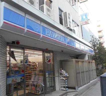 コンビニ　ローソン内神田三丁目店（コンビニ）まで124m
