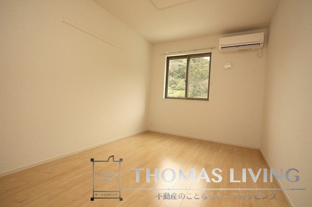 その他部屋・スペース　洋室にもエアコン付きですよ。
