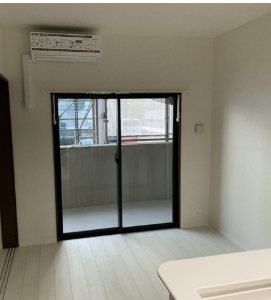 バルコニー　※別号室の参考写真になります。