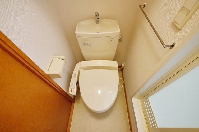 トイレ　シャワー付きトイレ