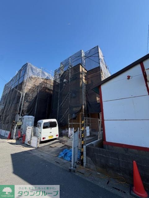建物外観　駐車場