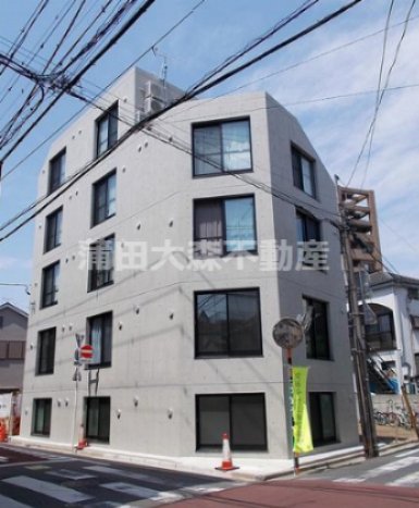 建物外観　2017年3月築　RC鉄筋コンクリート造地上4階地下1階建て