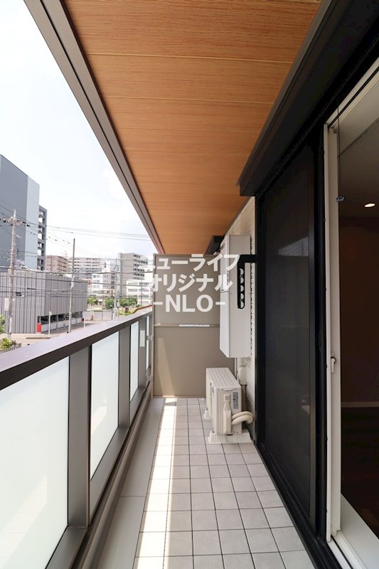 バルコニー　南に面した日当たり良好のバルコニー。