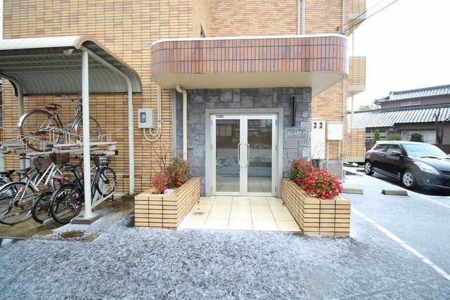エントランス　正面エントランスホール入口