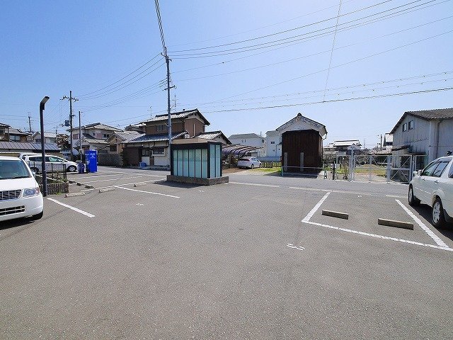 駐車場　駐車スペースもあります