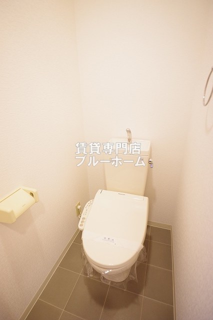 トイレ　温水洗浄便座付のトイレ！