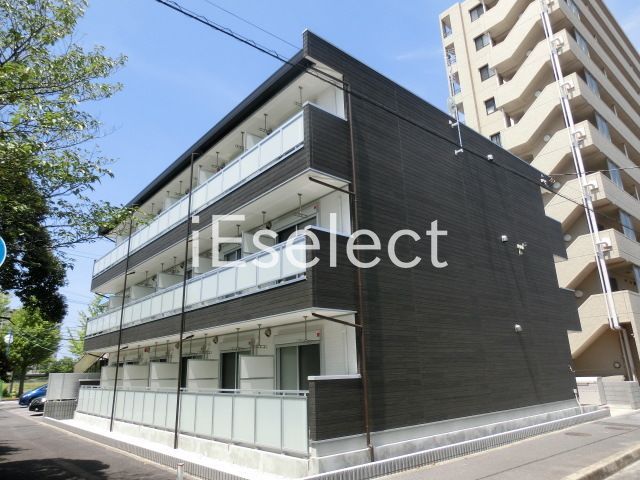 建物外観　2018年7月完成のピカピカです