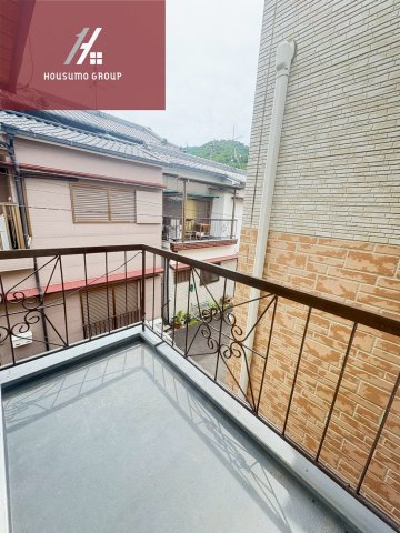 バルコニー　暖かな日差しのふりそそぐバルコニー