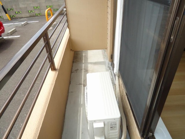 バルコニー　同物件別部屋の写真転用