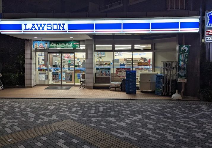 コンビニ　ローソン東大島駅前店（コンビニ）まで177m
