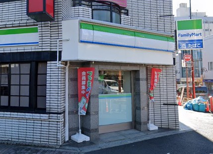 コンビニ　ファミリーマート早稲田馬場下町店（コンビニ）まで130m