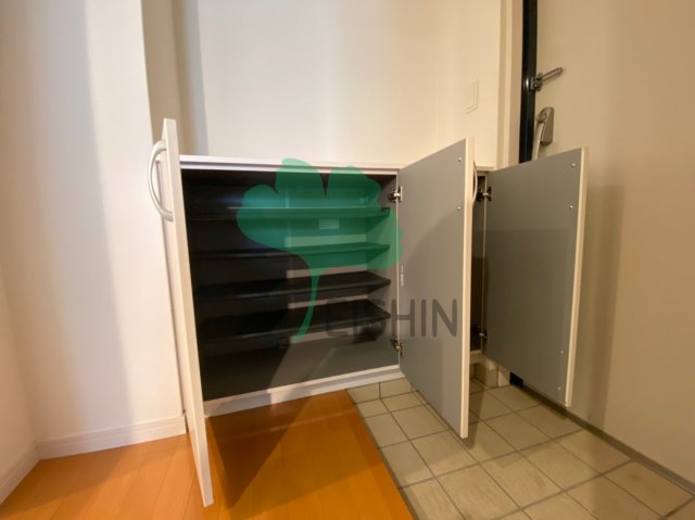 玄関　下駄箱もしっかりついてます！