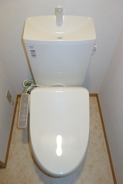 トイレ　☆洗浄機能付暖房便座☆