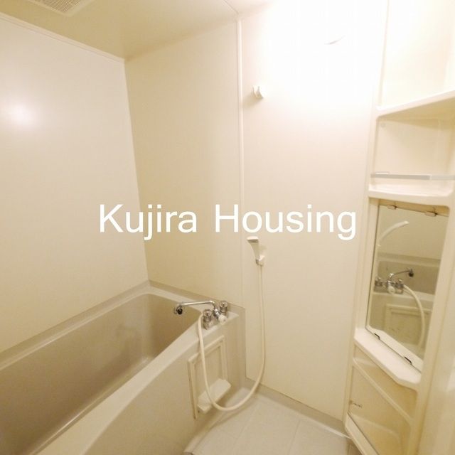 バス・シャワールーム　バス・トイレ別です♪