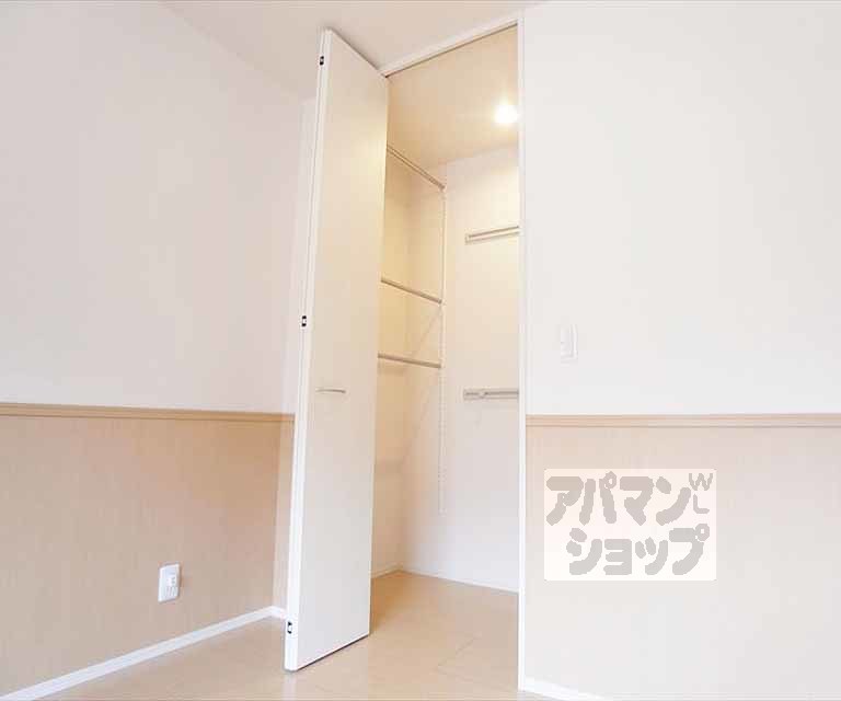 収納　作りつけ付き収納