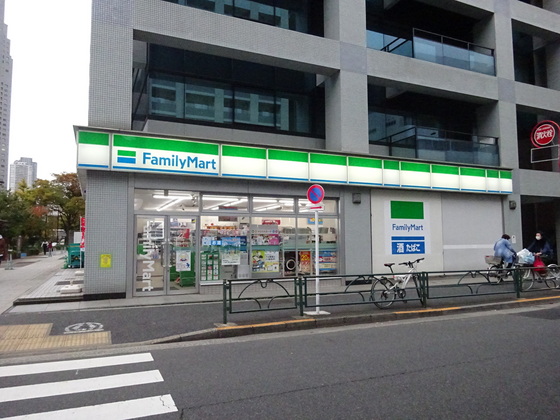 コンビニ　ファミリーマート中央明石町店（コンビニ）まで140m