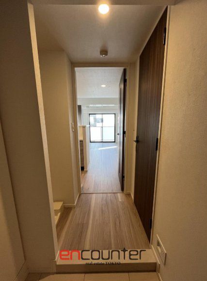 玄関　※同マンション別室参考写真