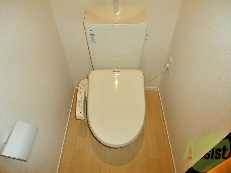 トイレ　ウォシュレット付のトイレです。